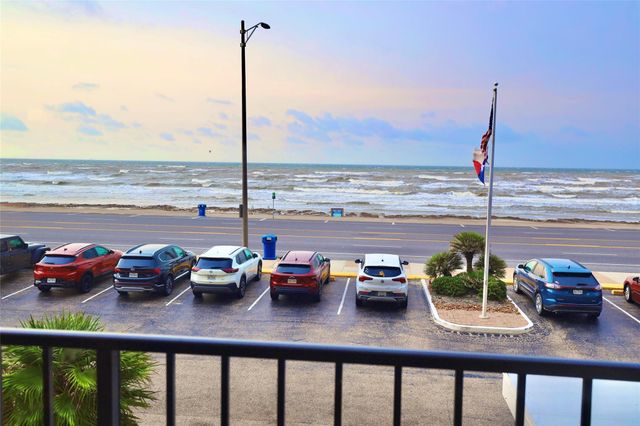 7310 Seawall Boulevard 206, Galveston, TX 77551