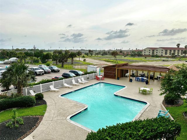 7310 Seawall Boulevard 206, Galveston, TX 77551