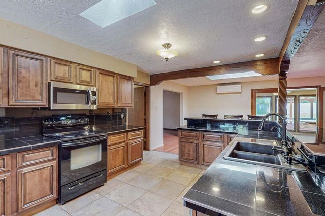 501 Calle Del La Angel, Bernalillo, NM 87004