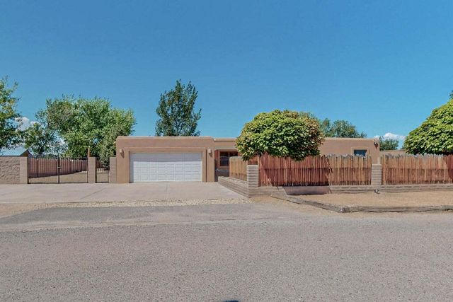 501 Calle Del La Angel, Bernalillo, NM 87004