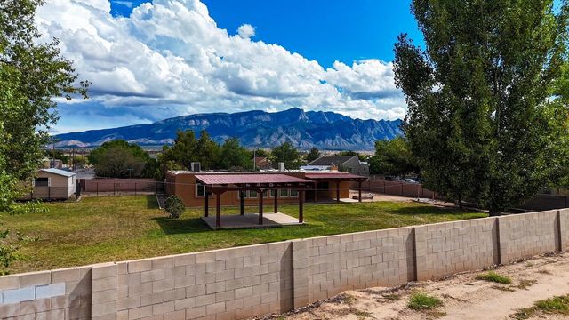 501 Calle Del La Angel, Bernalillo, NM 87004