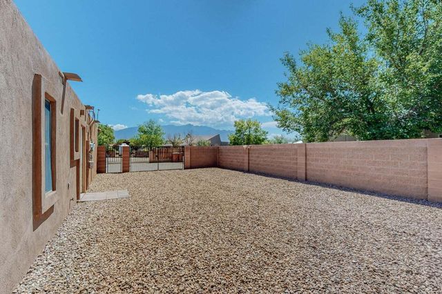 501 Calle Del La Angel, Bernalillo, NM 87004