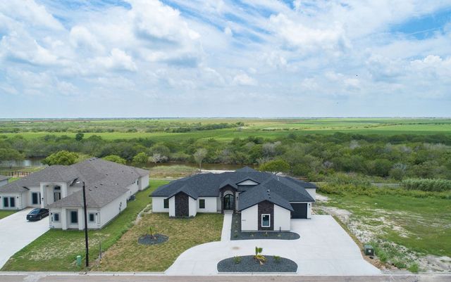 4025 Ranch Lake Dr, Corpus Christi, TX 78413