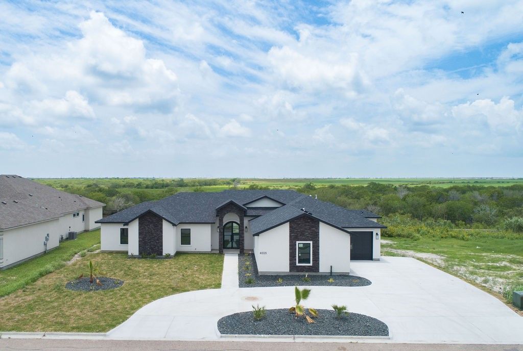 4025 Ranch Lake Dr, Corpus Christi, TX 78413