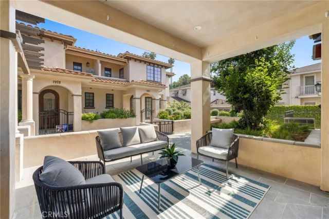 1976 Huntington Drive, South Pasadena, CA 91030