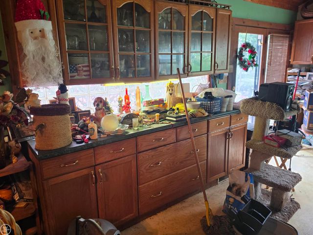 21801 MIDWAY Avenue, Southfield, MI 48075