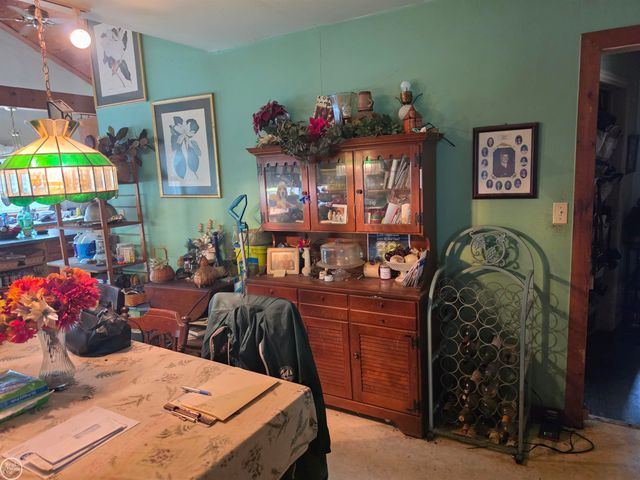21801 MIDWAY Avenue, Southfield, MI 48075