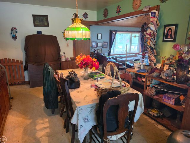 21801 MIDWAY Avenue, Southfield, MI 48075