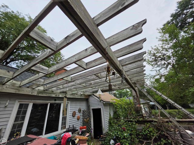 21801 MIDWAY Avenue, Southfield, MI 48075