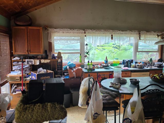 21801 MIDWAY Avenue, Southfield, MI 48075
