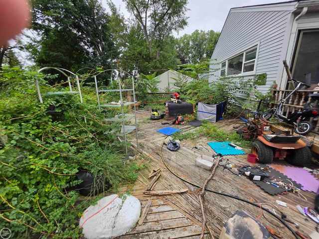 21801 MIDWAY Avenue, Southfield, MI 48075