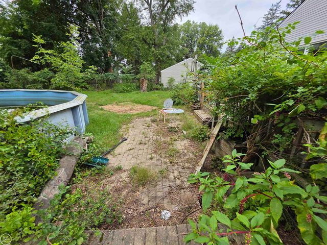 21801 MIDWAY Avenue, Southfield, MI 48075