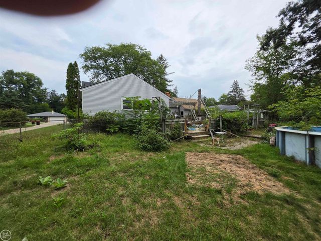 21801 MIDWAY Avenue, Southfield, MI 48075