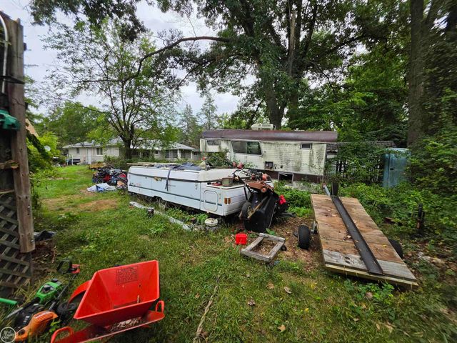 21801 MIDWAY Avenue, Southfield, MI 48075