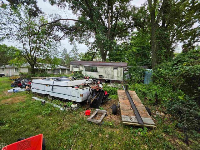 21801 MIDWAY Avenue, Southfield, MI 48075