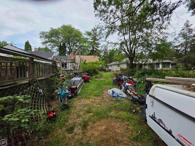 21801 MIDWAY Avenue, Southfield, MI 48075