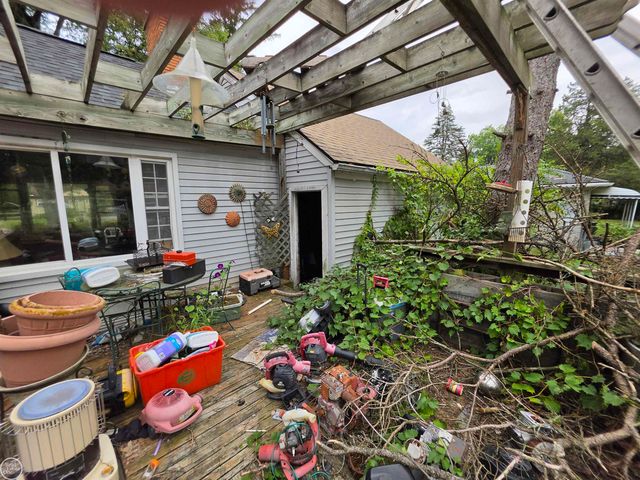 21801 MIDWAY Avenue, Southfield, MI 48075