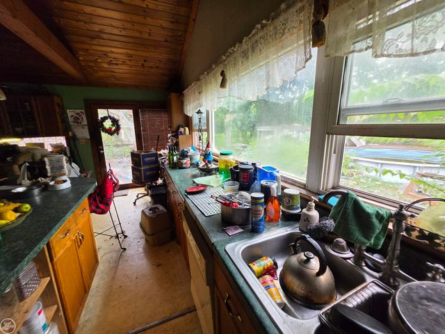 21801 MIDWAY Avenue, Southfield, MI 48075