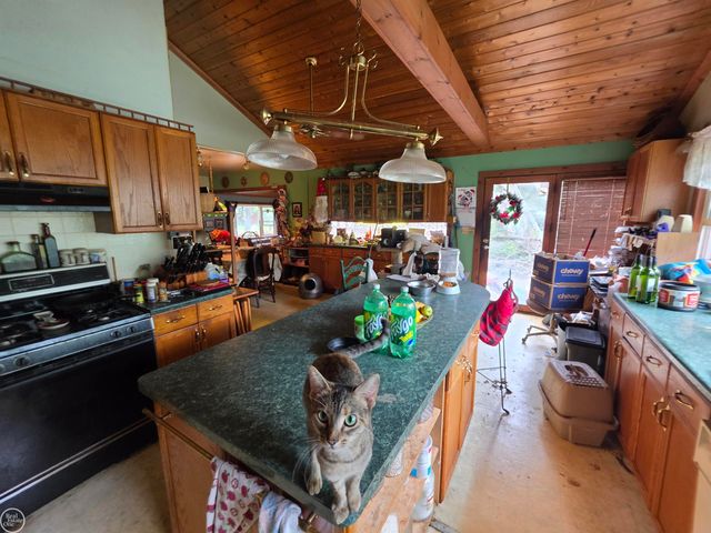 21801 MIDWAY Avenue, Southfield, MI 48075