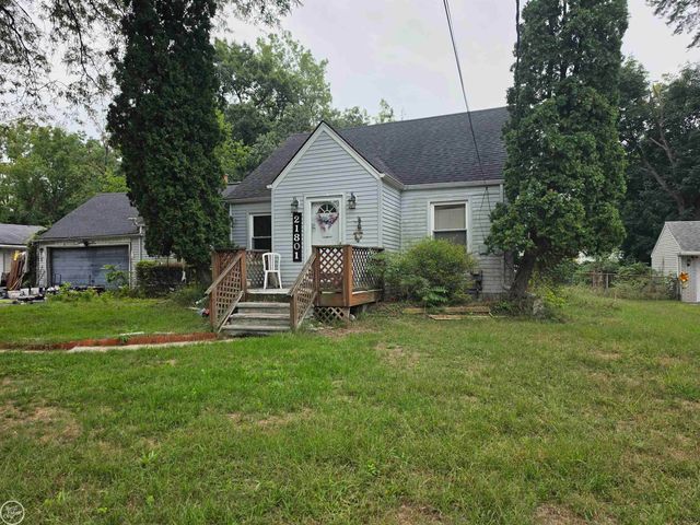 21801 MIDWAY Avenue, Southfield, MI 48075
