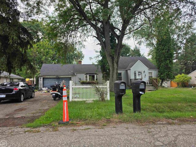 21801 MIDWAY Avenue, Southfield, MI 48075