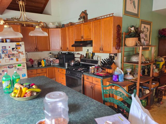 21801 MIDWAY Avenue, Southfield, MI 48075