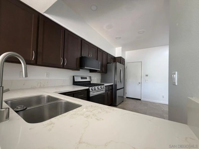 10931 creekbridge pl, San Diego, CA 92128