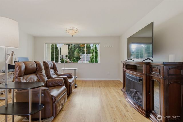 20707 31st Place W, Lynnwood, WA 98036