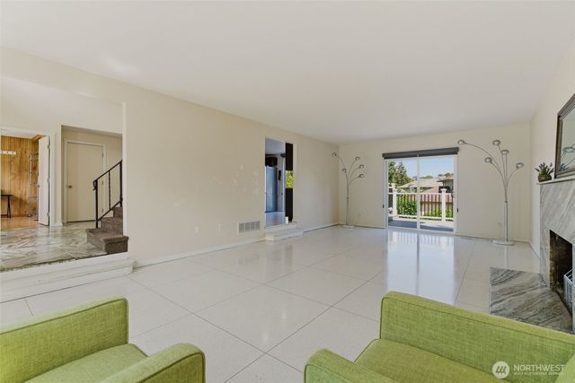 20707 31st Place W, Lynnwood, WA 98036