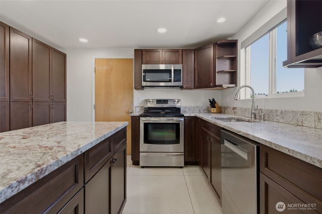 20707 31st Place W, Lynnwood, WA 98036