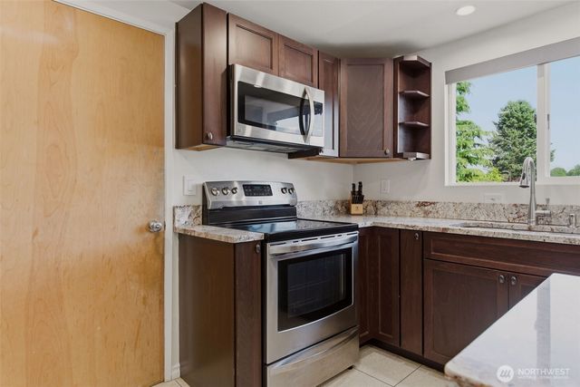 20707 31st Place W, Lynnwood, WA 98036