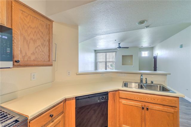 5855 Valley Drive 2138, North Las Vegas, NV 89031