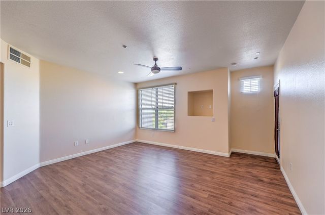 5855 Valley Drive 2138, North Las Vegas, NV 89031