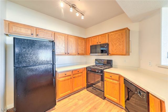 5855 Valley Drive 2138, North Las Vegas, NV 89031