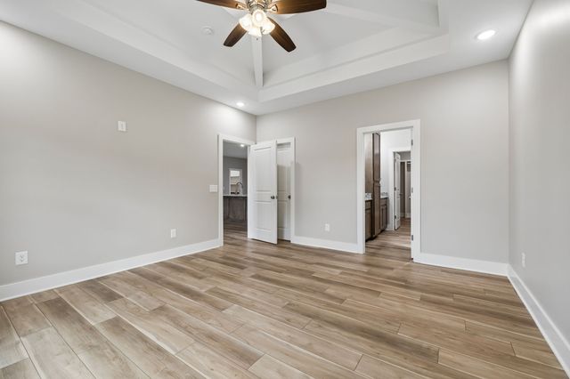 1702 Ellington Dr, Lafayette, TN 37083