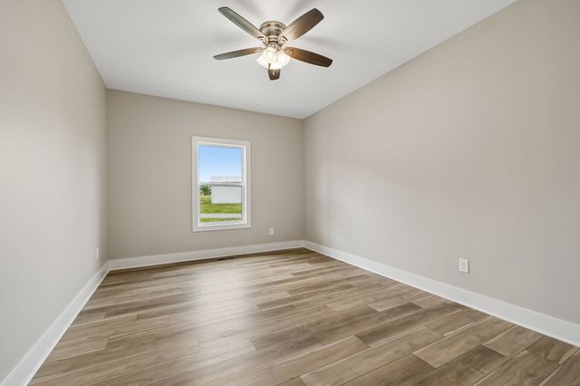1702 Ellington Dr, Lafayette, TN 37083