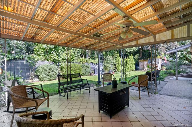 206 Cliff Road W, Wading River, NY 11792