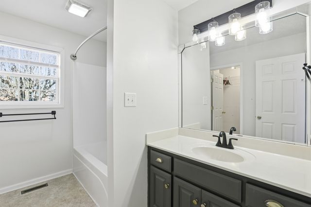 1122 Wedgewood Dr, Gallatin, TN 37066