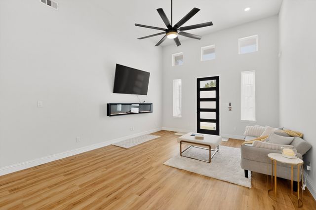 5707 San Jacinto Drive, Granbury, TX 76048
