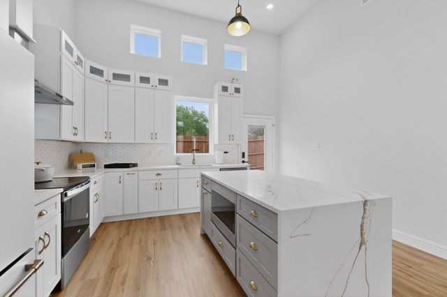 5707 San Jacinto Drive, Granbury, TX 76048