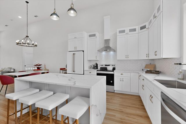 5707 San Jacinto Drive, Granbury, TX 76048