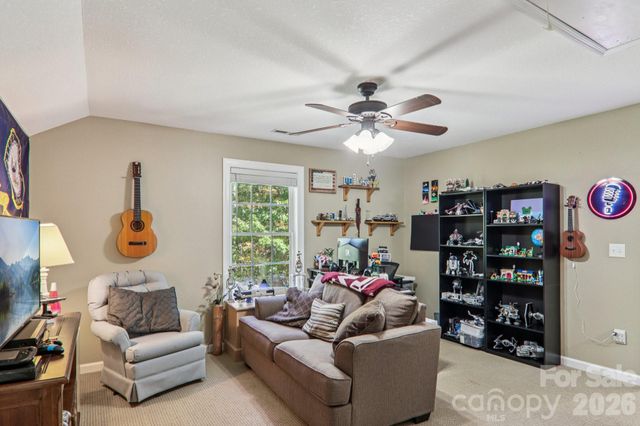 6 Wagon Trace, Flat Rock, NC 28731