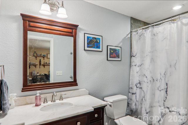 6 Wagon Trace, Flat Rock, NC 28731