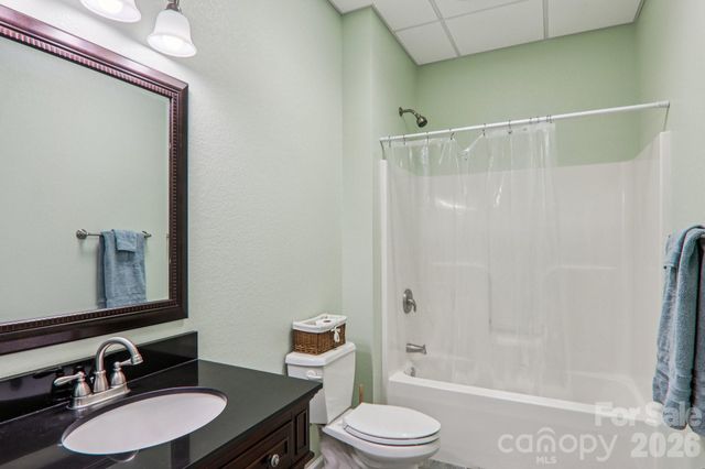 6 Wagon Trace, Flat Rock, NC 28731