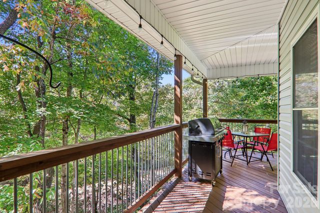 6 Wagon Trace, Flat Rock, NC 28731