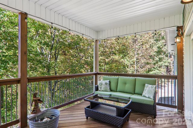 6 Wagon Trace, Flat Rock, NC 28731