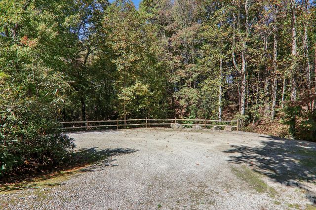 6 Wagon Trace, Flat Rock, NC 28731