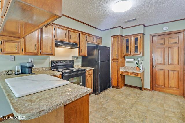 420 Trailwood Drive, Clinton, MS 39056