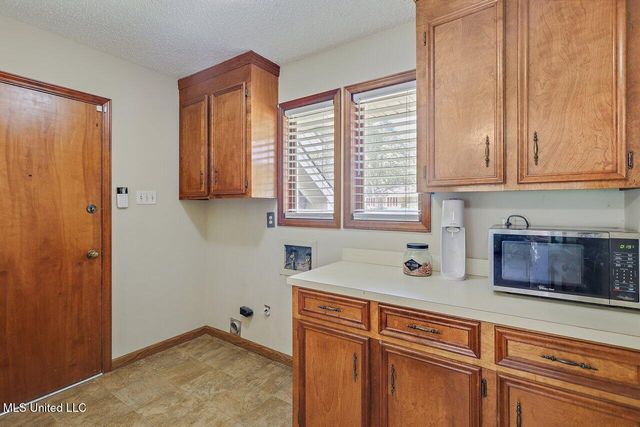 420 Trailwood Drive, Clinton, MS 39056
