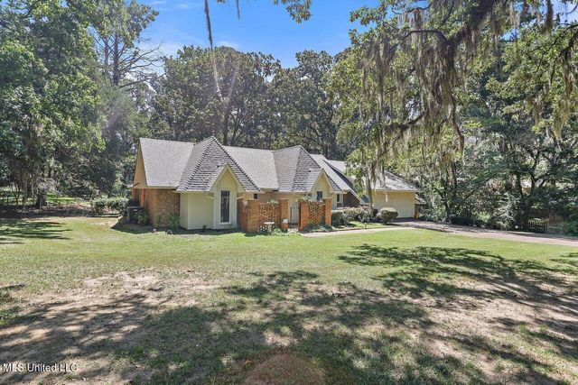 420 Trailwood Drive, Clinton, MS 39056